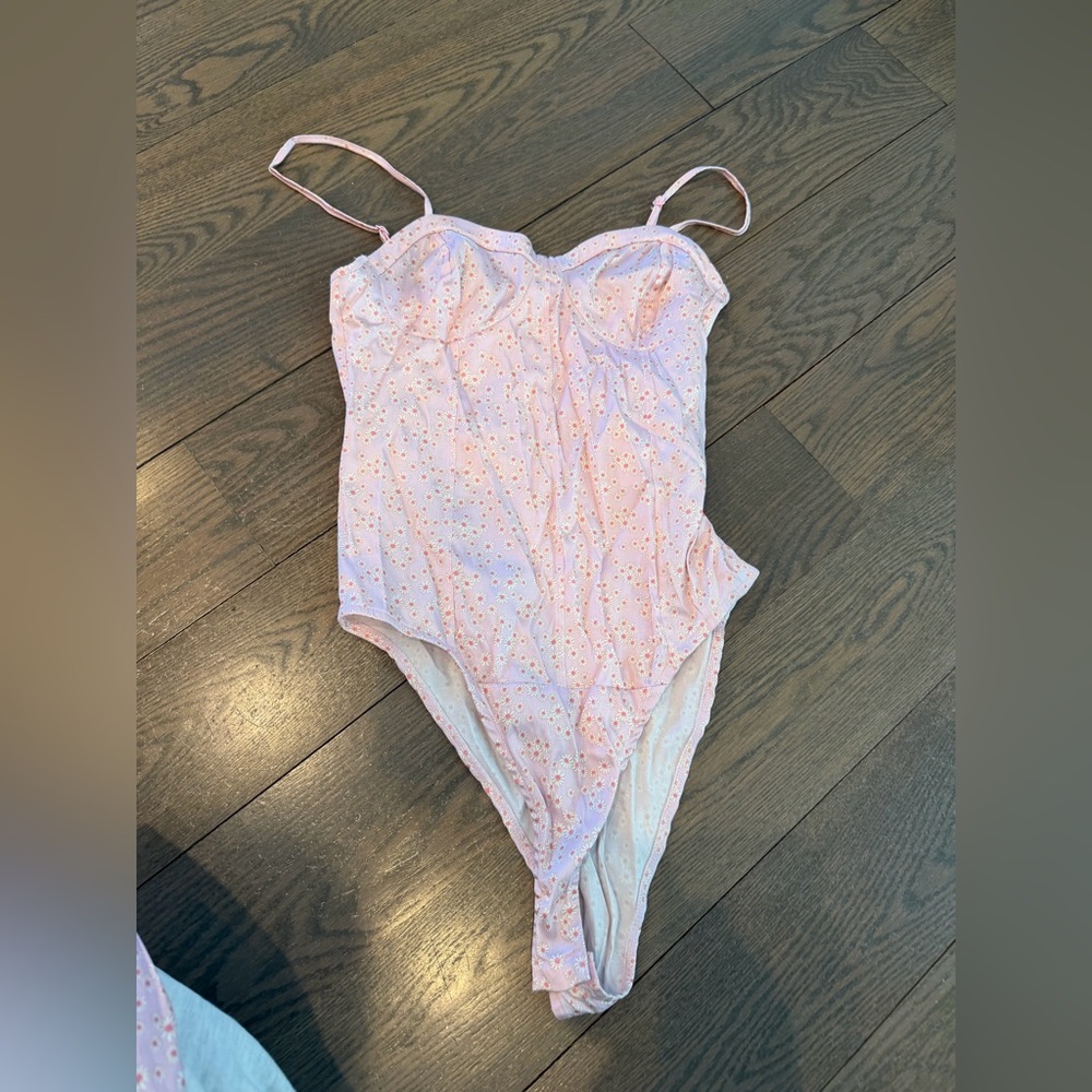 Pink daisy Zara onsie